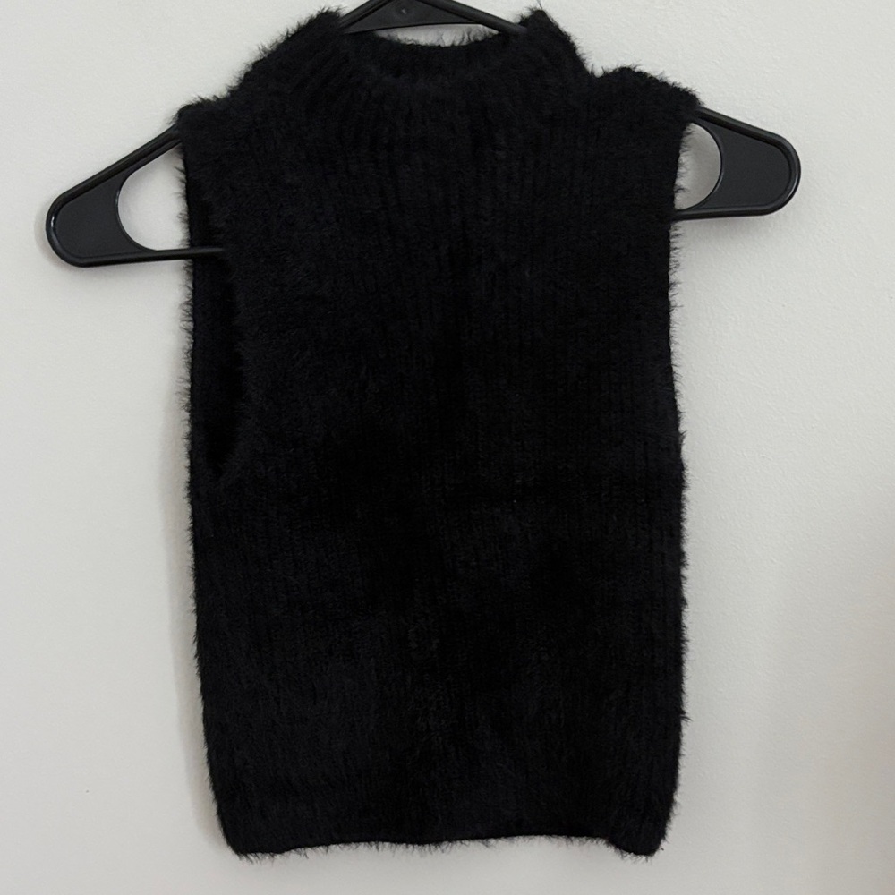 Gianni Bini Black Fuzzy Knit Sleeveless Sweater